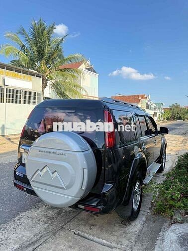 Ford Everest máy dầu số sàn