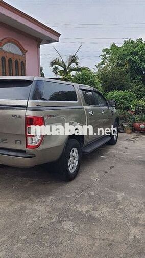 Ford Ranger XLS 2.2 2015 Vàng cát