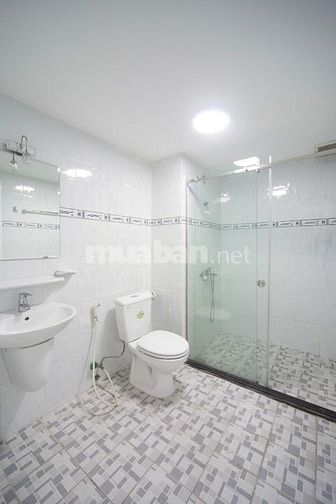 Cho thuê văn phòng ngay Trung Tâm Triển Lãm Tân Bình, Ngã 4 Bảy Hiền.