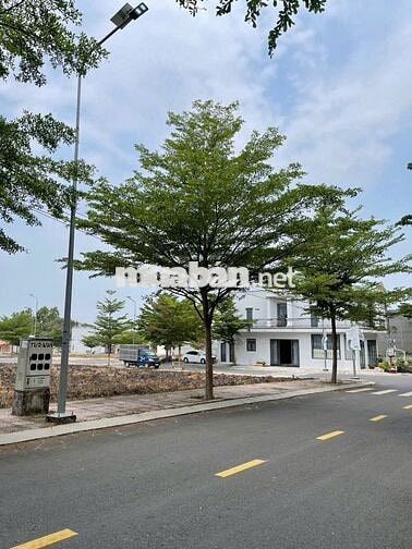 Nhà Thanh toán 600 triệu vào ở ngay tại Tân Uyên