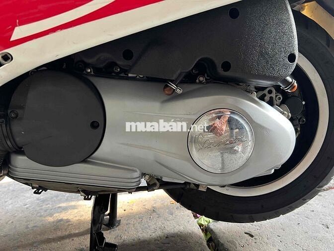 Piaggio Vespa GTS 125 2013 Trắng 13000 km