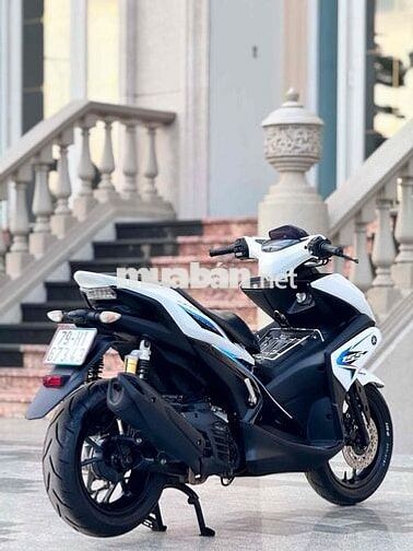 Yamaha NVX 155 Trắng đen