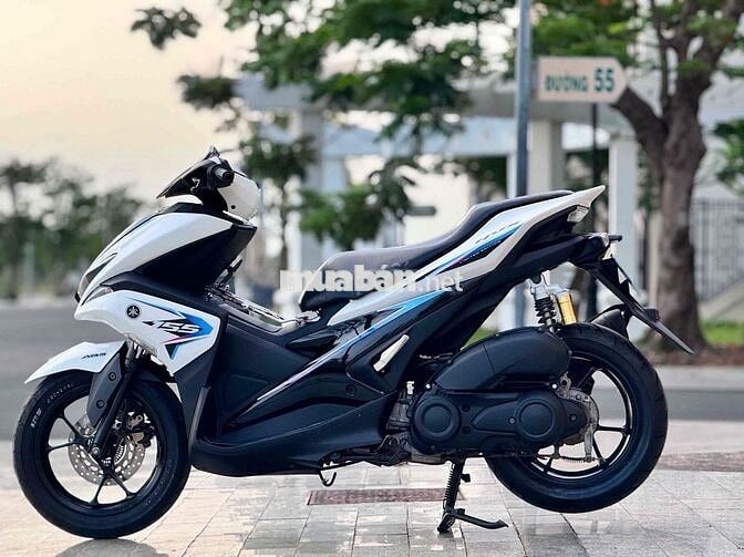 Yamaha NVX 155 Trắng đen