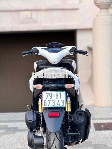 Yamaha NVX 155 Trắng đen