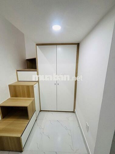 CHO THUÊ PHÒNG FULL NỘI THẤT CÓ BAN CÔNG, GẦN ĐẠI HỌC NGÂN HÀNG, SPKT