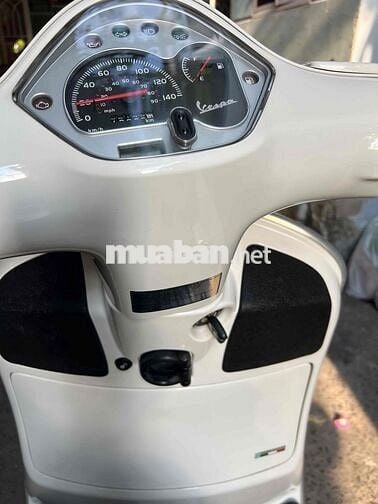 Piaggio Vespa GTS 125 2013 Trắng 13000 km