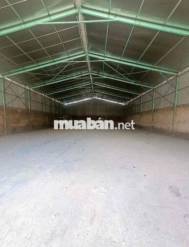 Kho mặt bằng 300m (10x20m) mặt tiền Nguyễn Kiệm