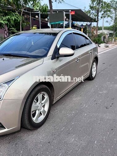 Chevrolet Cruze Vàng cát