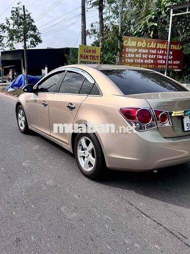 Chevrolet Cruze Vàng cát
