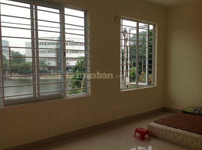 Chính Chủ Cho Thuê Nhà Mặt Hồ Bảy Gian, phố Đội Cấn, Ba Đình, Hà Nội