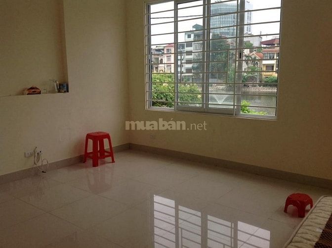 Chính Chủ Cho Thuê Nhà Mặt Hồ Bảy Gian, phố Đội Cấn, Ba Đình, Hà Nội