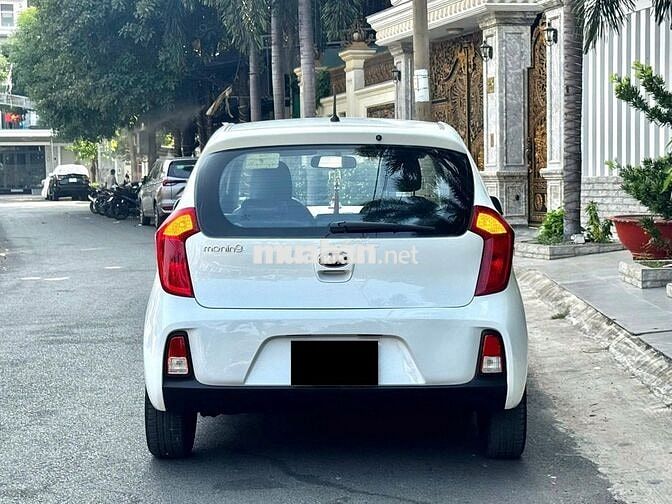 Kia Morning model 2017 số sàn màu trắng