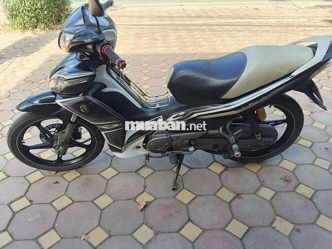 Yamaha RC Đen trắng