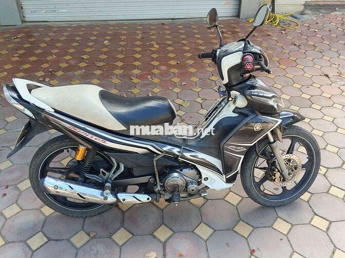 Yamaha RC Đen trắng