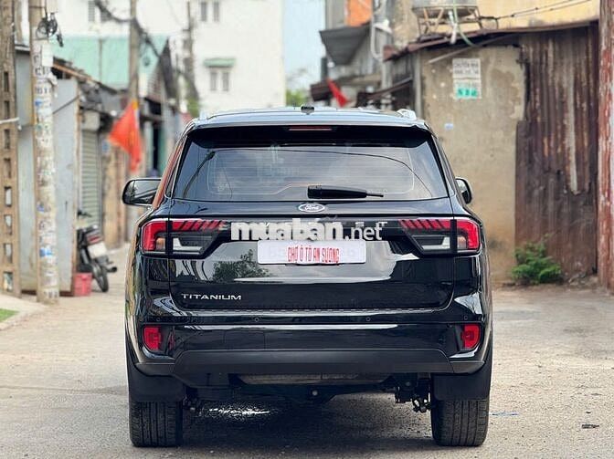 Ford Everest 2022 Titanium 1 cầu 70.000 km Đen
