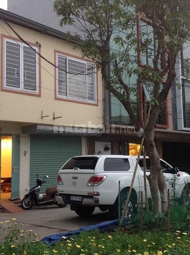 Chính Chủ Cho Thuê Nhà Mặt Hồ Bảy Gian, phố Đội Cấn, Ba Đình, Hà Nội