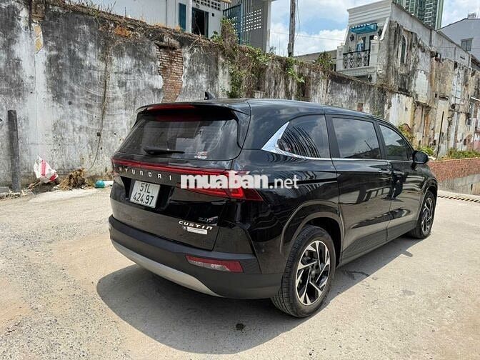 Hyundai Custin 2.0 Turbo Đen