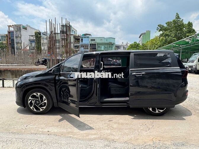 Hyundai Custin 2.0 Turbo Đen