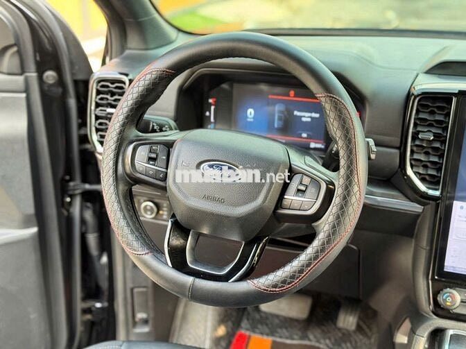 Ford Everest 2022 Titanium 1 cầu 70.000 km Đen