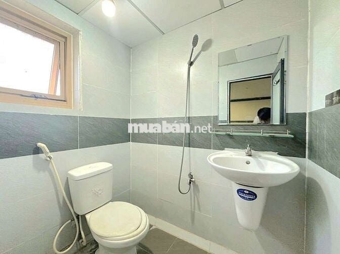 Phòng Trọ Đẹp Sẵn Máy Lạnh 3tr2 Ở Ngay Có Thang Máy - Khu Tên Lửa 📍