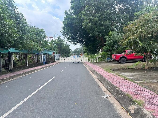 Bán đất mặt tiền đường Hoàng Diệu, diện tích 714,9 m² (thổ cư 120m²)