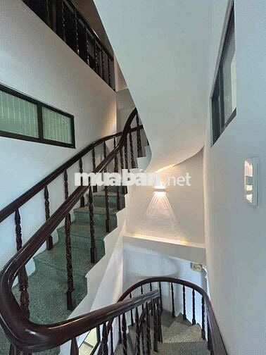 CHO THUÊ NHÀ ĐẸP CẠNH CÔNG VIÊN Ô TÔ TẢI TẬN NHÀ