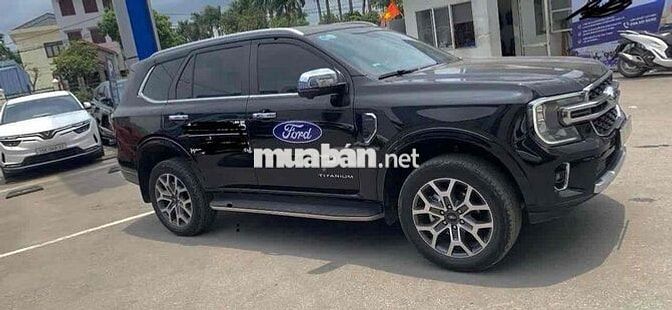 Ford Everest Titanium 1 cầu Đen 48000 km