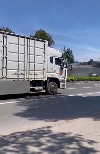 BÁN ĐẤT + NHÀ XƯỞNG+ NHÀ VĂN PHÒNG TẠI MẶT TIỀN MỸ PHƯỚC TÂN VẠN.