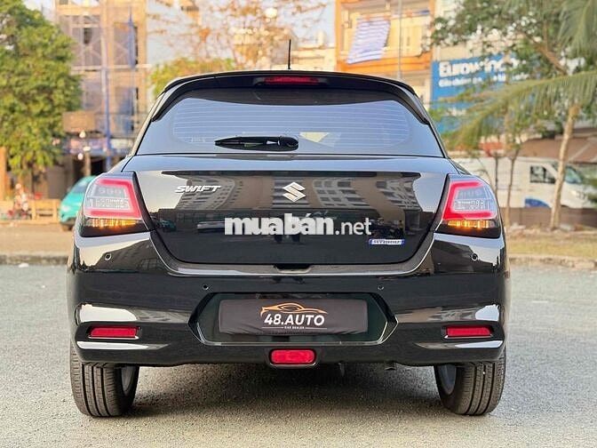 Suzuki Swift Hybrid 2025 siêu lướt 2.000 km