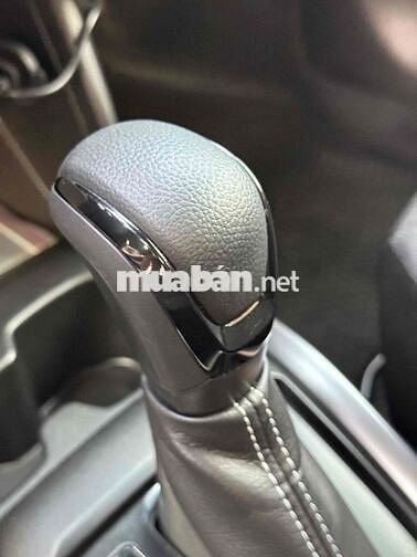 Suzuki Swift Hybrid 2025 siêu lướt 2.000 km