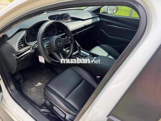 Mazda 3 2022 1.5 Deluxe Trắng 3v km siêu mới ✅