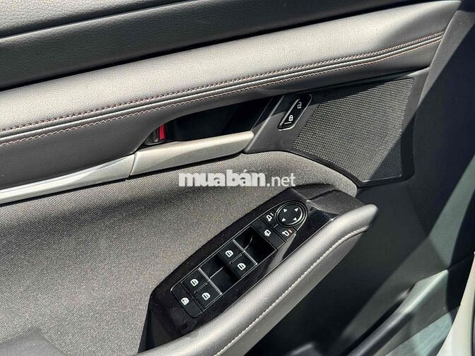 Mazda 3 2022 1.5 Deluxe Trắng 3v km siêu mới ✅