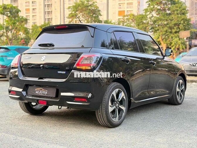 Suzuki Swift Hybrid 2025 siêu lướt 2.000 km