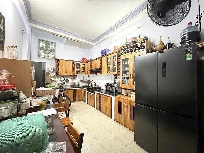 Chủ đang ngộp nên cần bán gấp giảm 2Tỷ HXH  ngay khu Phan Xích Long PN