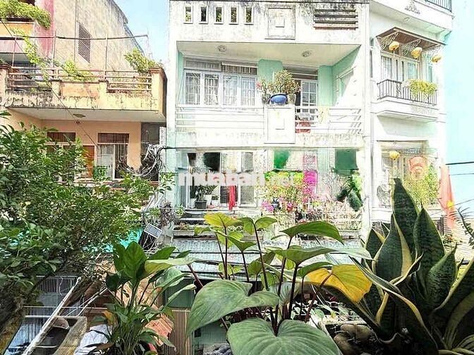 Chủ đang ngộp nên cần bán gấp giảm 2Tỷ HXH  ngay khu Phan Xích Long PN