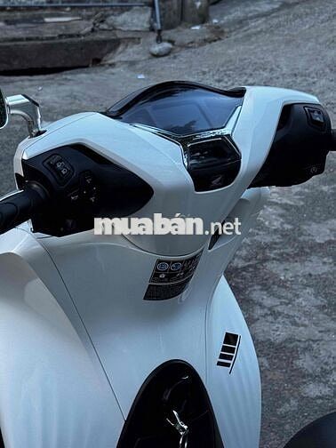 Honda SH 125i 2025 Trắng lướt như xe mới