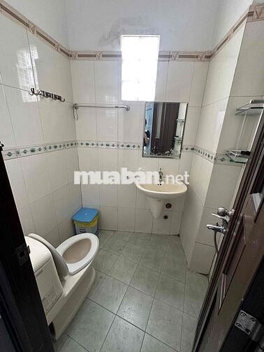 Còn dư 2 phòng ban công ngay chợ Thủ Đức