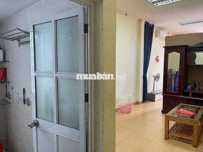 Cho thuê căn hộ Đê La Thành, DT 35m2, thoáng sáng, sạch sẽ, giá tốt