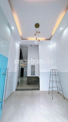 Bán nhanh nhà 41m2 đường Nguyễn Khoái,Q4.Gần THCS Nguyễn Huệ.Hẻm 6m. 
