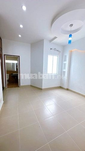 Bán nhanh nhà 41m2 đường Nguyễn Khoái,Q4.Gần THCS Nguyễn Huệ.Hẻm 6m. 