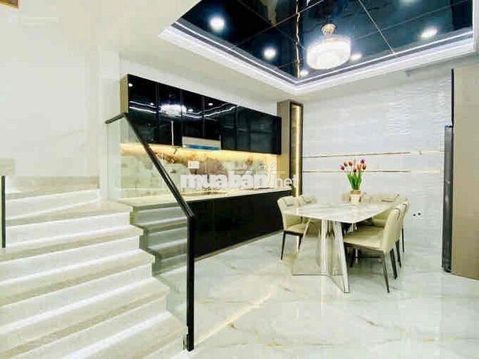 Chị Mến cần bán gấp nhà Bình Thạnh. Đã có sổ