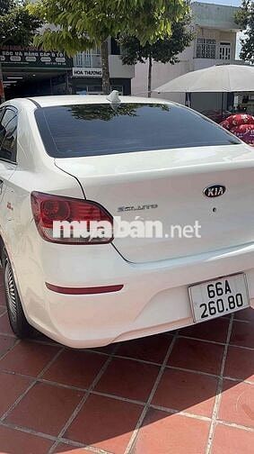 Kia Soluto Trắng 5 chỗ Số sàn