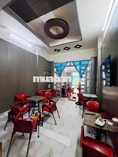 Nhà mặt tiền kinh doanh 3 tầng, đối diện C/c Celadon.