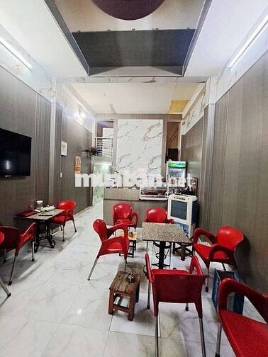 Nhà mặt tiền kinh doanh 3 tầng, đối diện C/c Celadon.