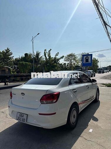 Kia Soluto Trắng 5 chỗ Số sàn
