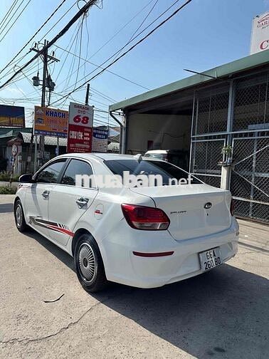 Kia Soluto Trắng 5 chỗ Số sàn