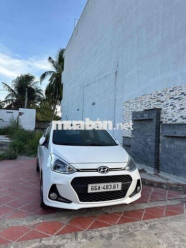Hyundai Grand i10 Trắng AT gia đình bản phum