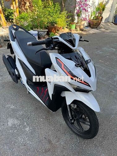 Honda Vario 150 Trắng đen