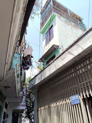 BÁN GẤP HAI CĂN LIỀN KỀ  KINH DOANH CÓ DÒNG TIỀN SẴN