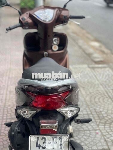 Honda Vision màu Nâu 43